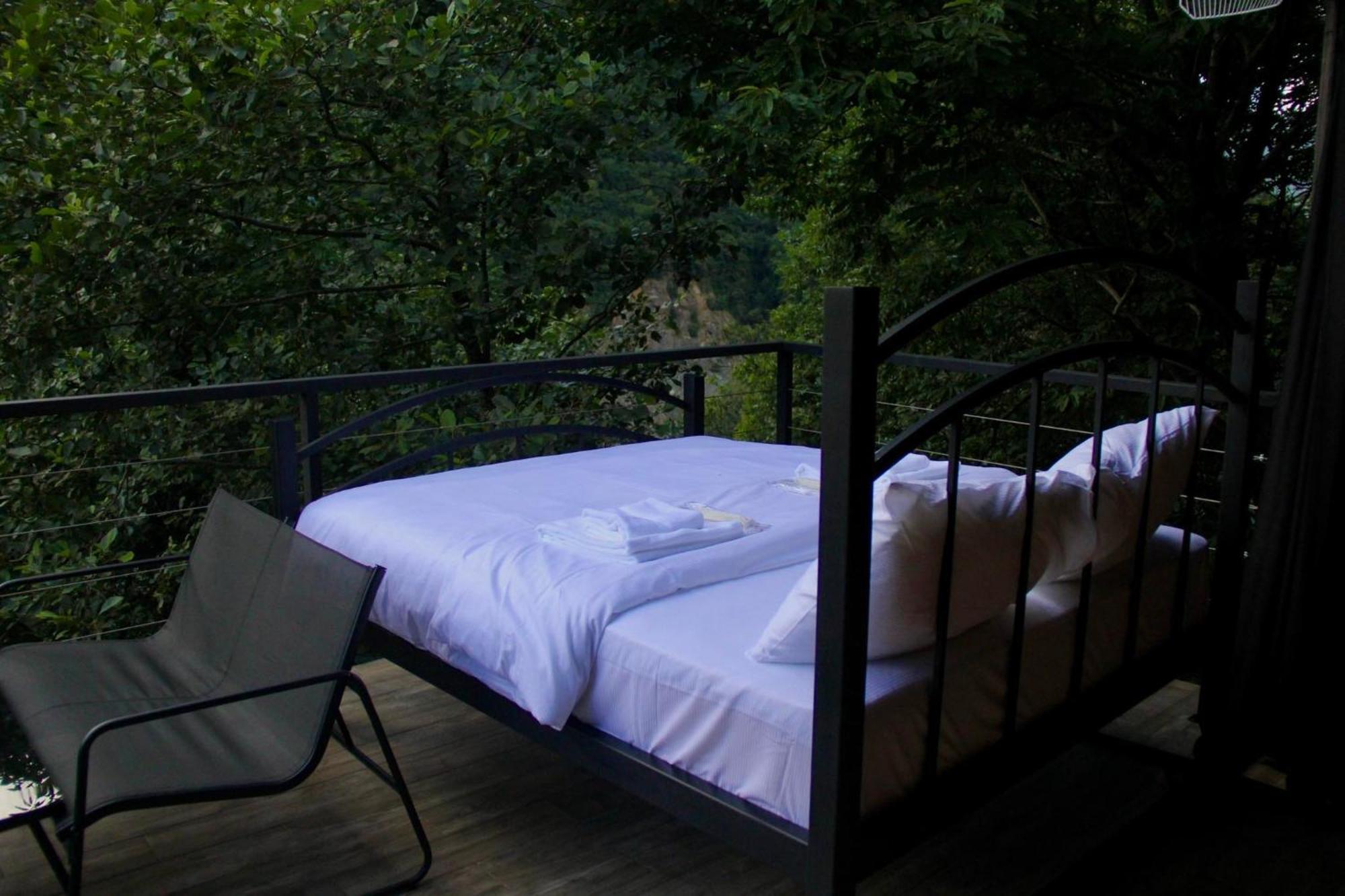 Hotel Woodpecker Georgia à Batoumi Extérieur photo